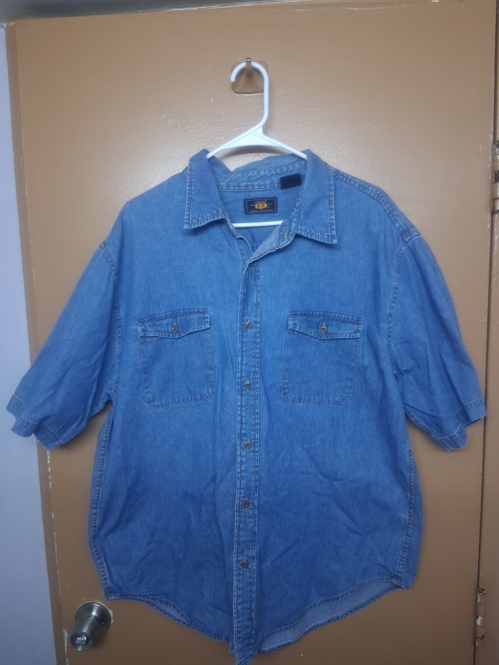 Route 66 Men's Light Blue Denim Short-Sleeve Button-Down Shirt, Large.